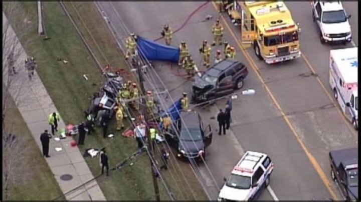 1 woman killed, 2 others hurt in 5vehicle crash in West Caldwell, New