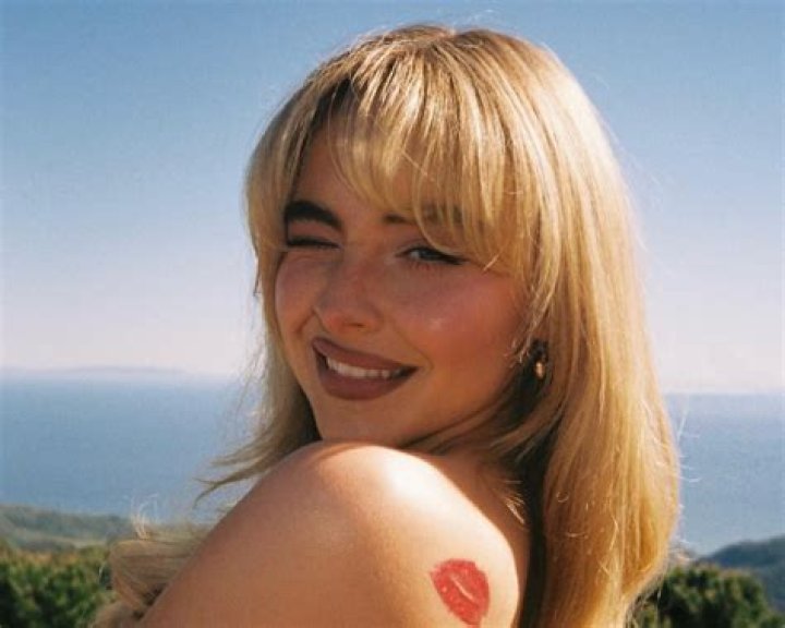 𝗕𝗲𝗴ü𝗺 adlı kullanıcının Sabrina Carpenter panosundaki Pin, 2020