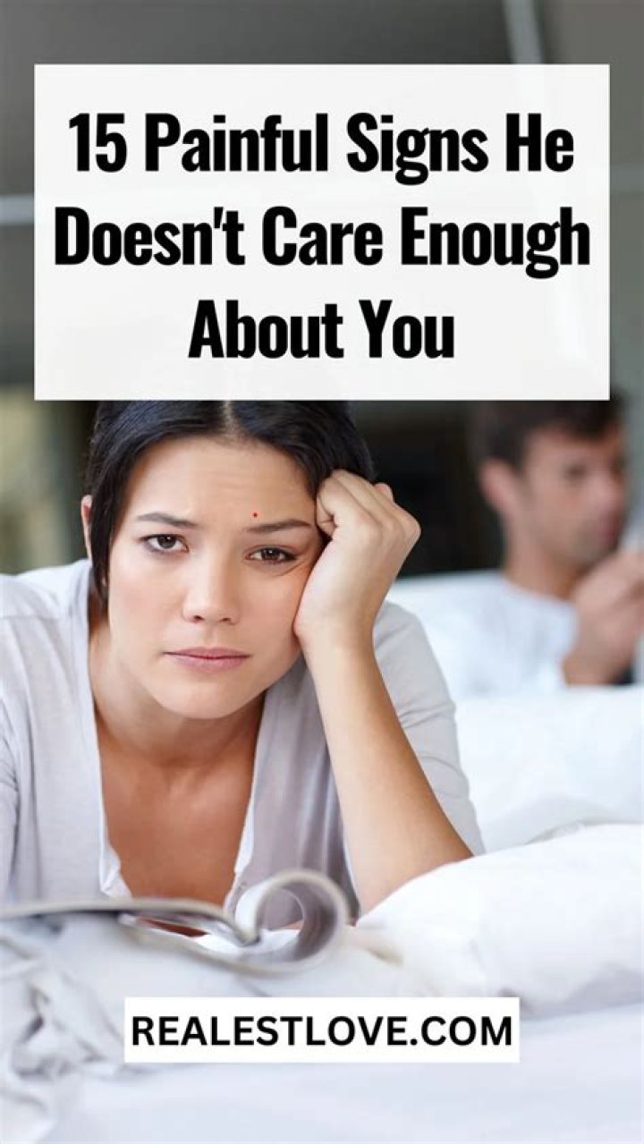 15 Painful Signs He Doesn&rsquo;t Love You Anymore The Daily Spice