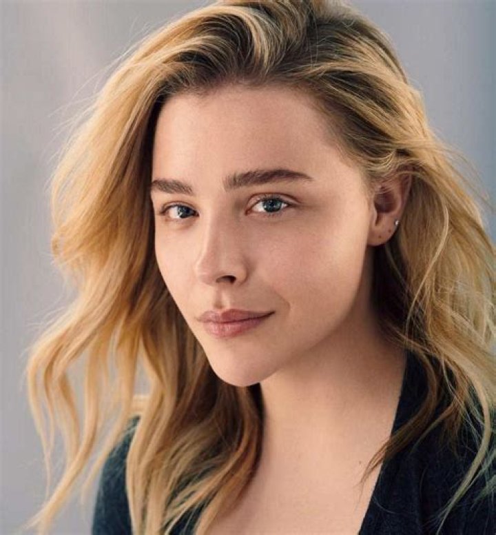20 popular blonde actresses in their 30s at the height of their careers