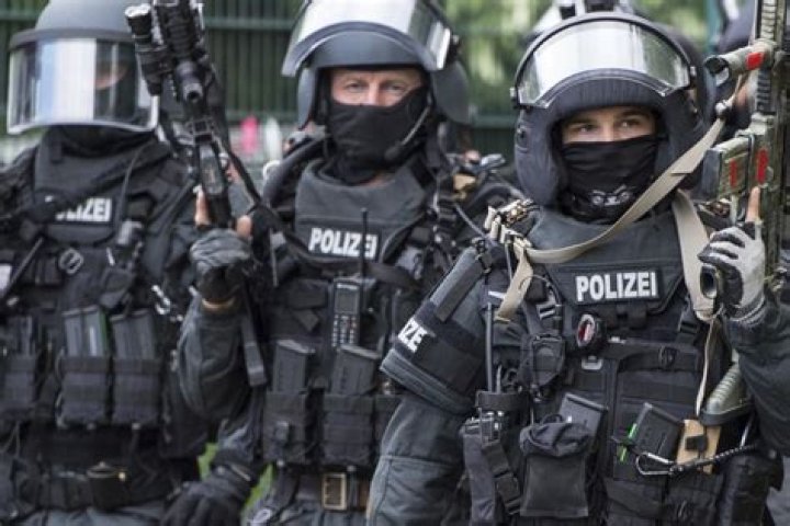 200 German police commandos swoop on Hesse and RhinelandPalatinate to