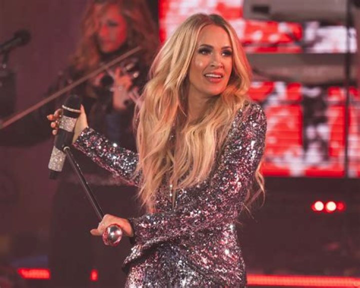 2015 Carrie Underwood Style POPSUGAR Fashion Photo 28