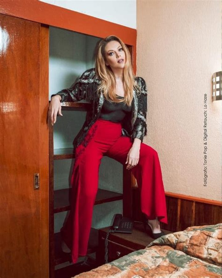 3,271 Me gusta, 43 comentarios ERIKA DE LA ROSA (erikadlarosaactriz