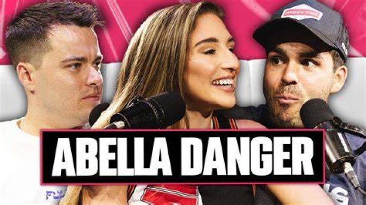 Abella Danger y Bella Thorne ColorMusic