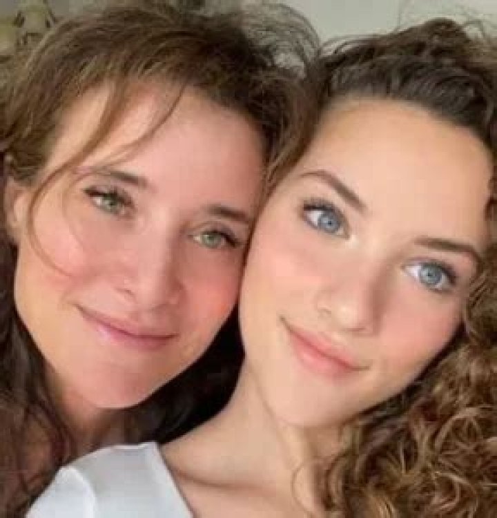 Abir Dossi Mother Of Sofie Dossi, Age, Career, Family Wiki