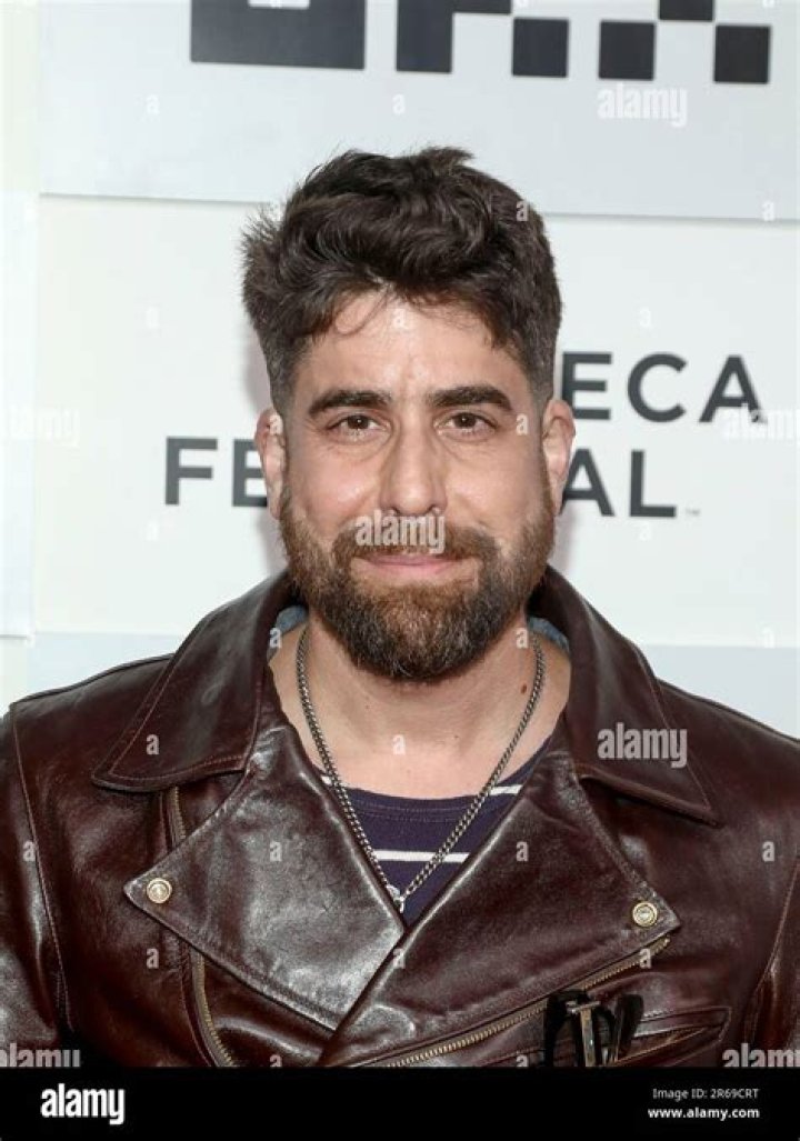 Adam Goldberg Confirms Girlfriend Is Pregnant Again After Suffering Stillbirth Tragedy E! News