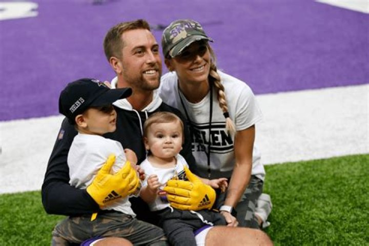 Adam Thielen Married a Lifestyle Blogger & Began a Family Article