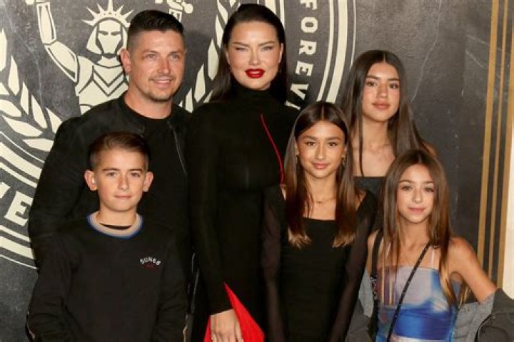 Adriana Lima's Mom: A Behind-the-Scenes Look At The Model's Matriarch