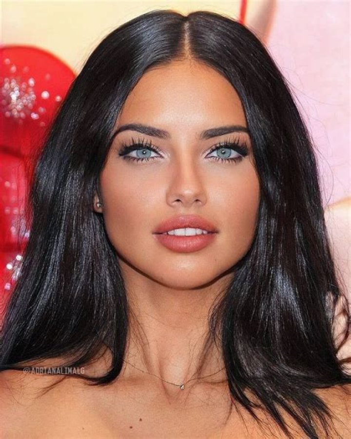 Adriana Lima Adriana lima makeup, Adriana lima eyes, Adriana lima