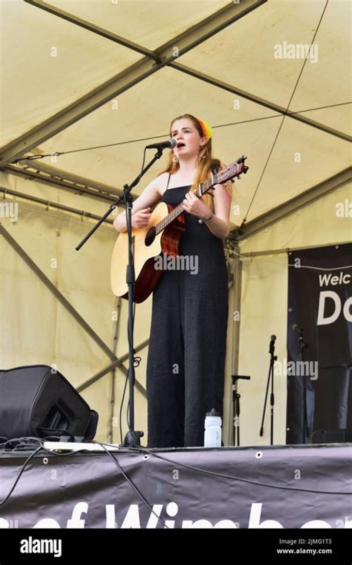 After accident, local singersongwriter stands, performs on SXSW stage