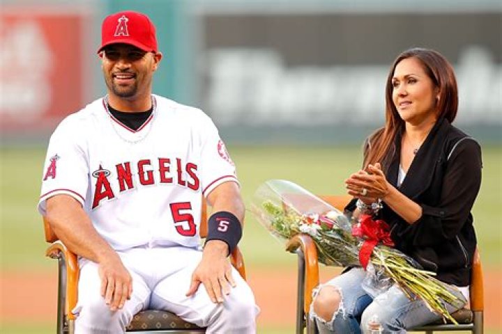 Albert Pujols and his wife cleared in defamation suit filed by cousin