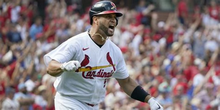 Albert Pujols hits two home runs in win
