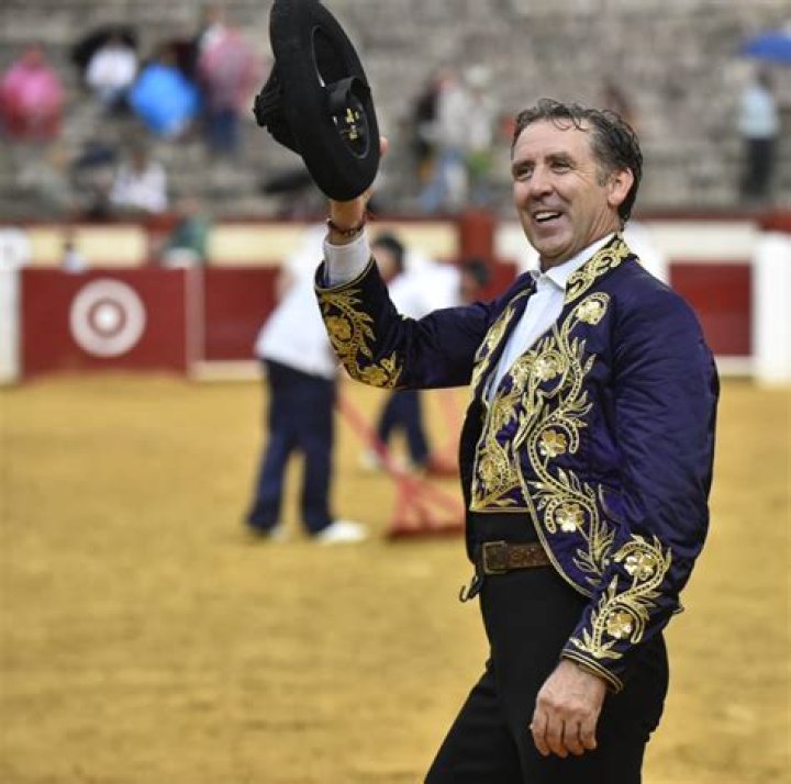 Alberto Guerra abre su coraz&oacute;n y celebra 4 a&ntilde;os de sobriedad Canal U Unicable