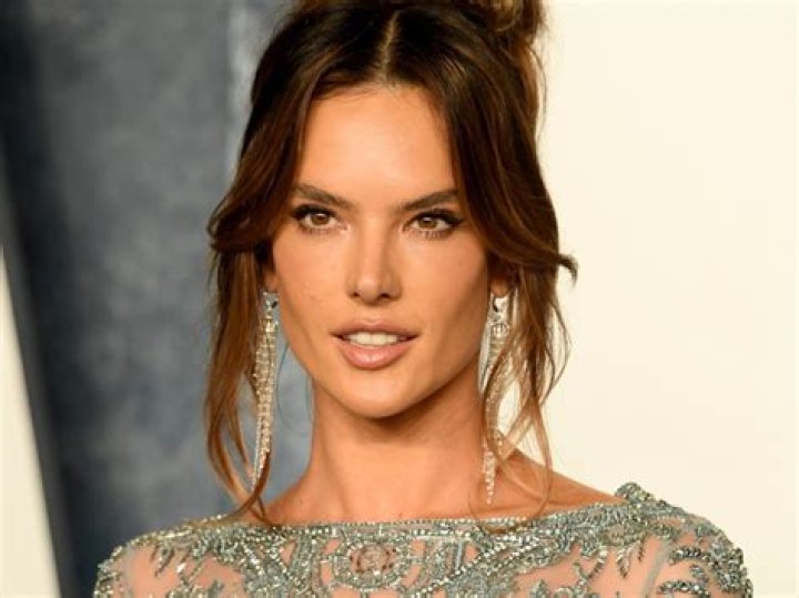 Alessandra Ambrosio photo 3013 of 8909 pics, wallpaper photo 569679