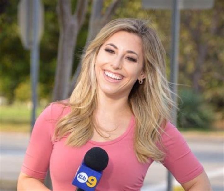 Alex Biston CBS, Wiki, Age, Height, Husband, Salary, Net Worth, Instagram