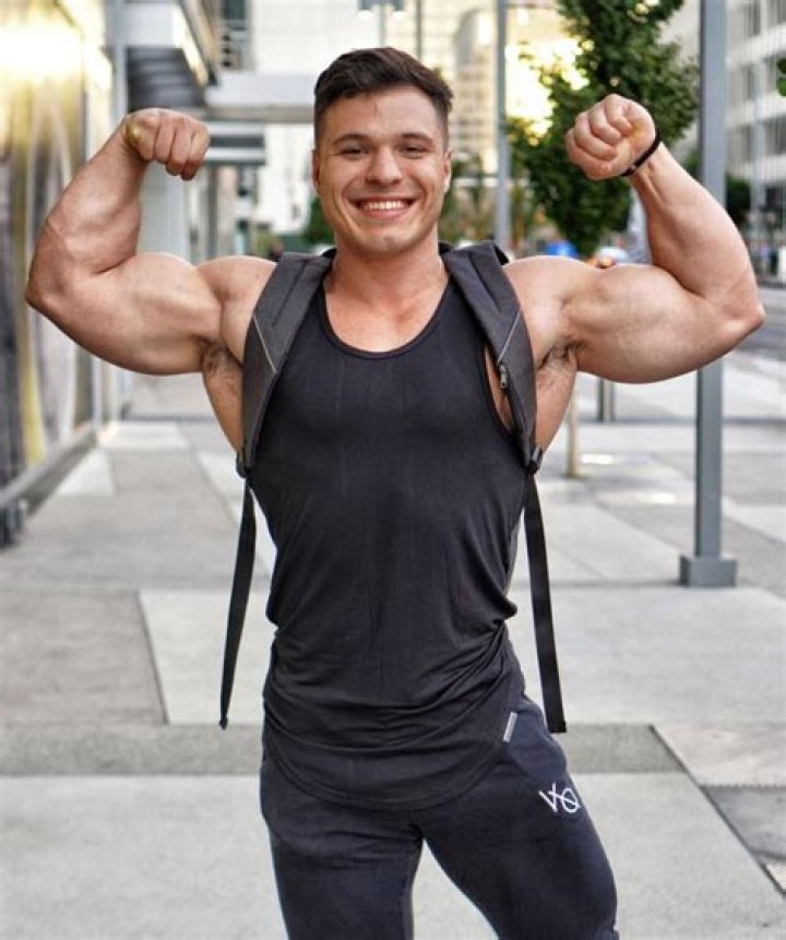 Alex Bozinovski 🇲🇰 di Instagram "You guys ever bite off more than you