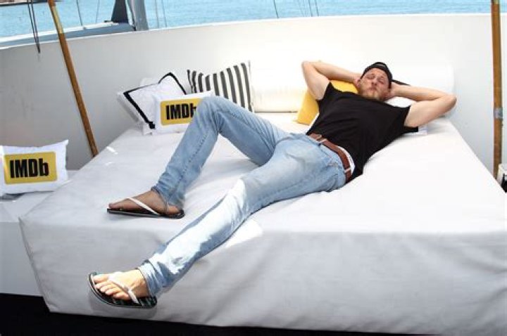 Alexander Ludwig Feet
