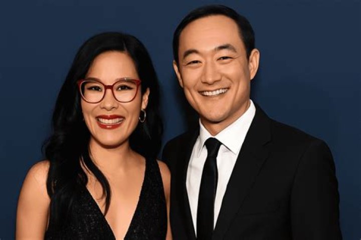 Ali Wong&rsquo;s Husband Justin Hakuta&rsquo;s Net Worth, Age, Wiki Facts