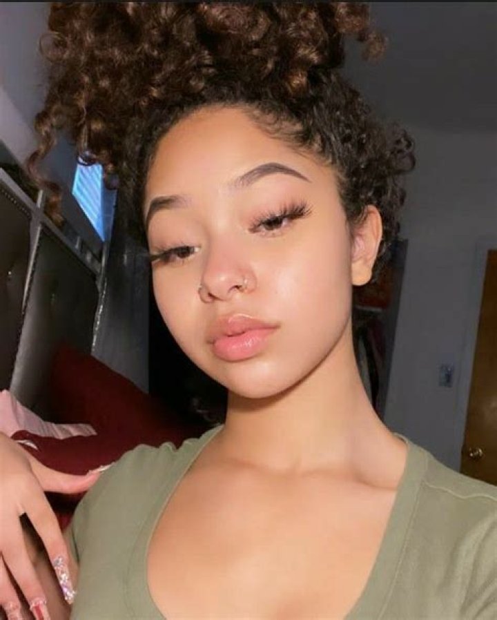 Aliyah Marie Brown Eyed Escort w/Red Hair in Fort Lauderdale Slixa