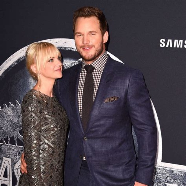 All About Anna Faris And Michael Bennett: Love Story And More