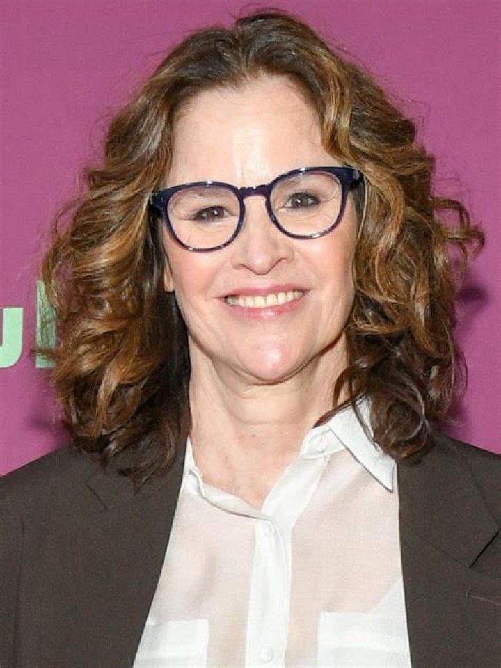 Ally Sheedy Wiki, Biography, Age, Height, Measurements, Husband Starsgab