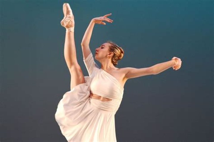 American Ballerina, Isabella Boylston, is in an AMWF marriage. r/amwf