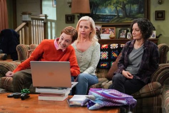 AMES MCNAMARA TellTale TV Style, Boyfriend kissing, Young actors