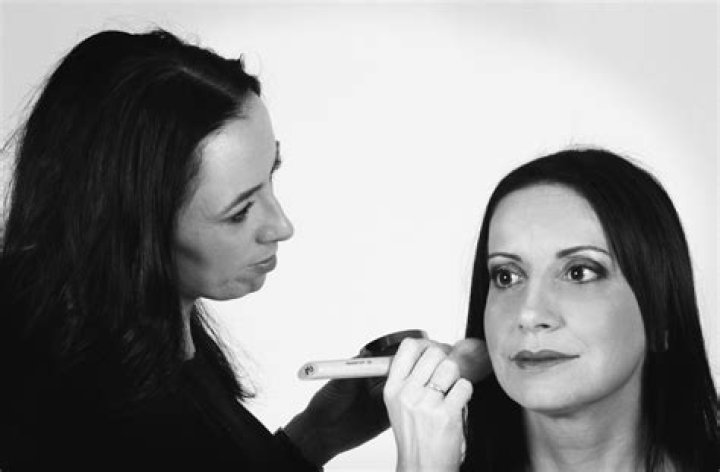 Amy Kenny Makeup Artist & Hairstylist