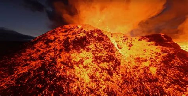 An Adventurous Drone Films Spectacular Aerial Footage of Iceland&rsquo;s