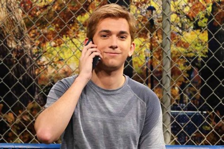 Andrew Dismukes Age: How old is Andrew from SNL?