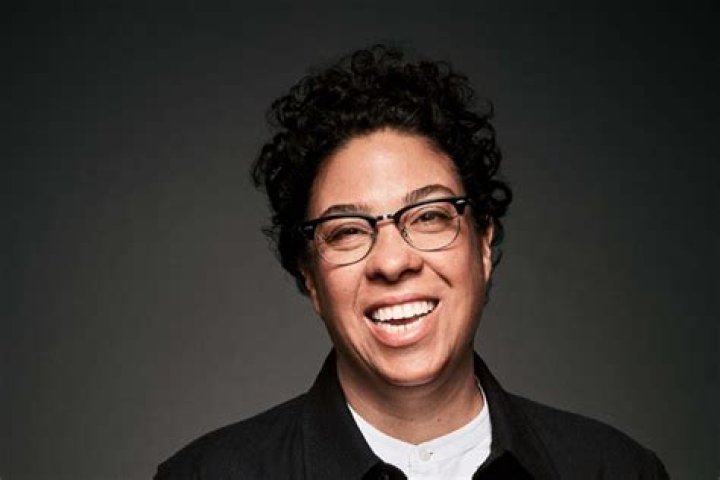 Angela Robinson Inks Overall Deal with Warner Bros. Television Group