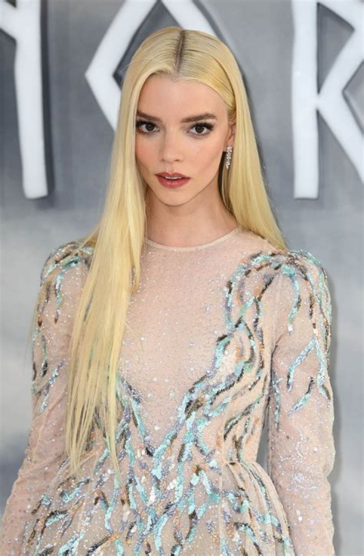 Anya TaylorJoy Net Worth , Salary, Age, Height Bio, Family, Career