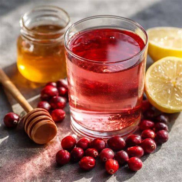 Apple Cider Vinegar and Cranberry Detox Drink drink detox apple 
