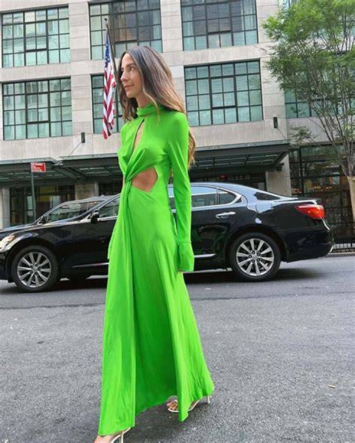 Arielle Charnas Net Worth 2022 Age, Career, Husband, And Wikipedia