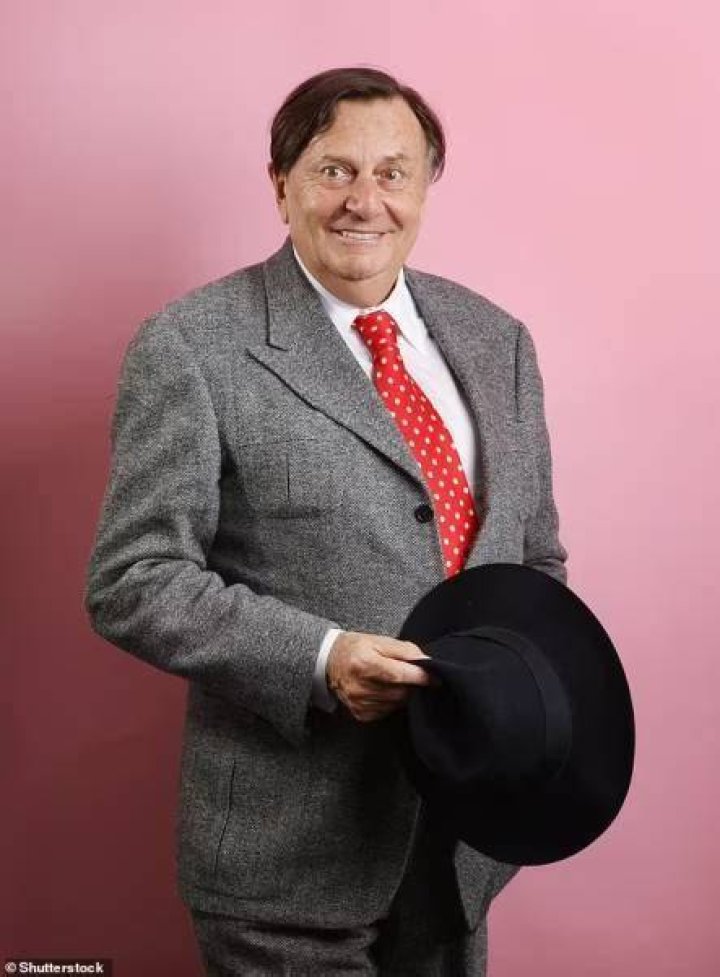 Barry Humphries Height Weight Net Worth Age Birthplace