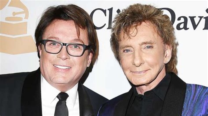 Barry Manilow quietly married his longtime manager Garry Kief in