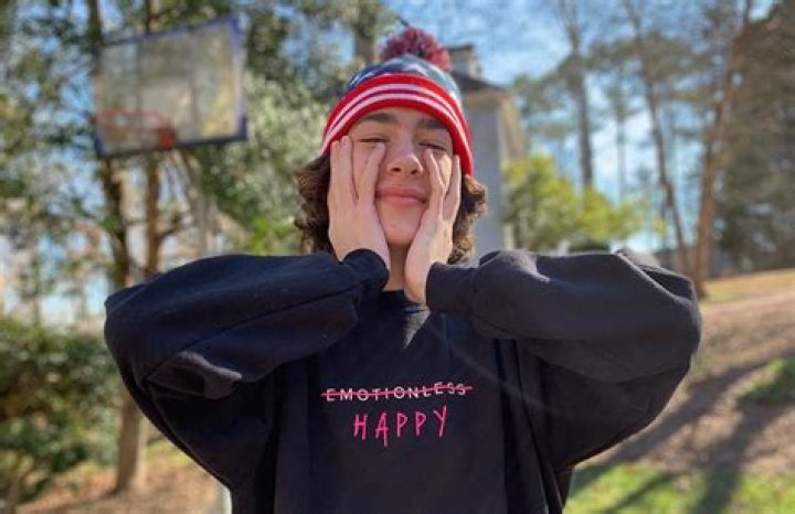 Baylen Levine Age, Height, Net Worth (2023), Gf, Family