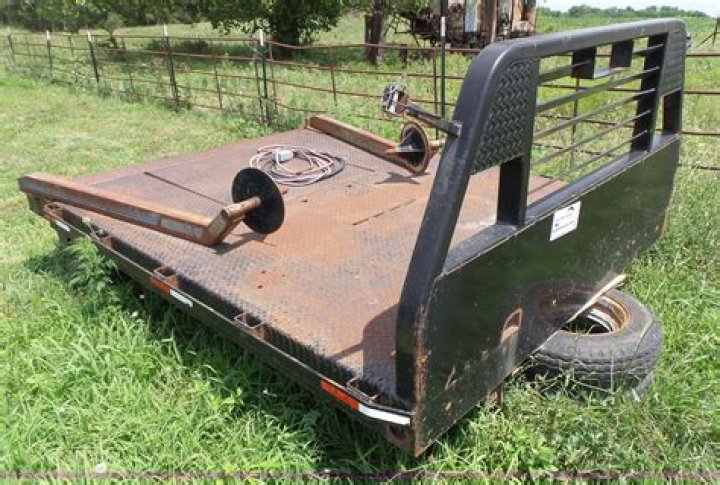Besler 3100 bale bed in Centerville, KS Item K5319 sold Purple Wave