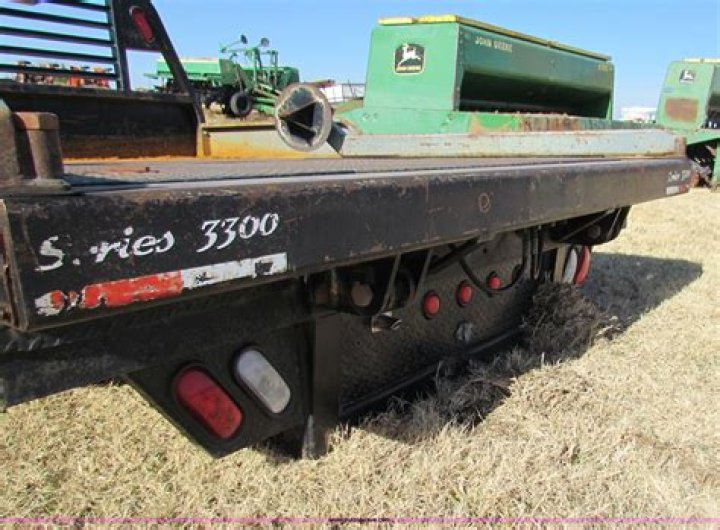 Besler 3300 bale arm bed in Guthrie, OK Item E8202 sold Purple Wave
