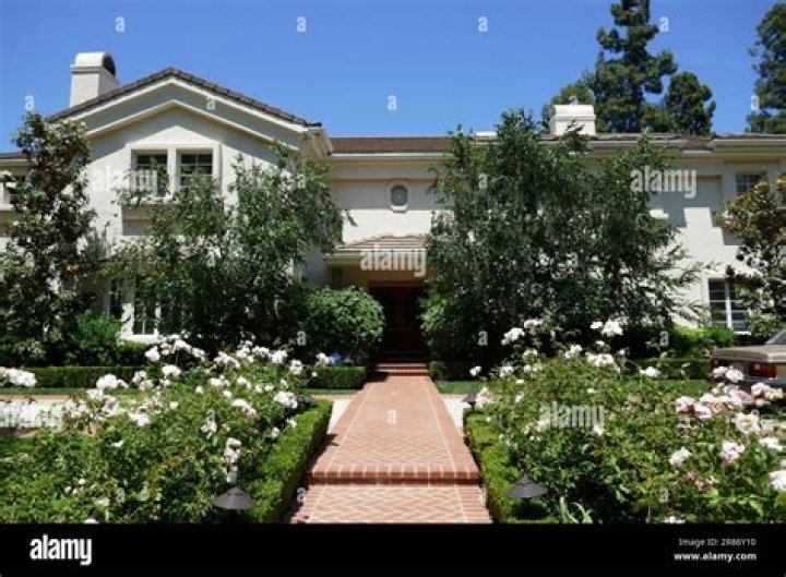 Beverly Hills, CA. 17th Feb, 2017. Lancelot Owens, Sr., Queen Latifah