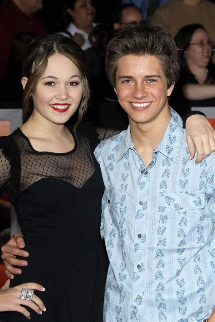 Billy Unger family wife, kids, parents, siblings Familytron