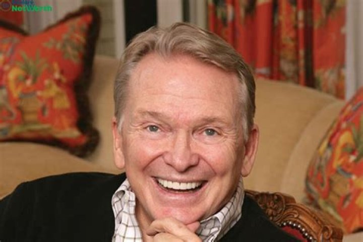 Bob Mackie Net Worth 2023 How the Iconic Fashion Designer Made His
