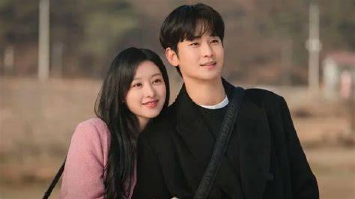 Breaking News: Are Kim Jiwon And Kim Soo Hyun Dating? The Rumor Mill Churns