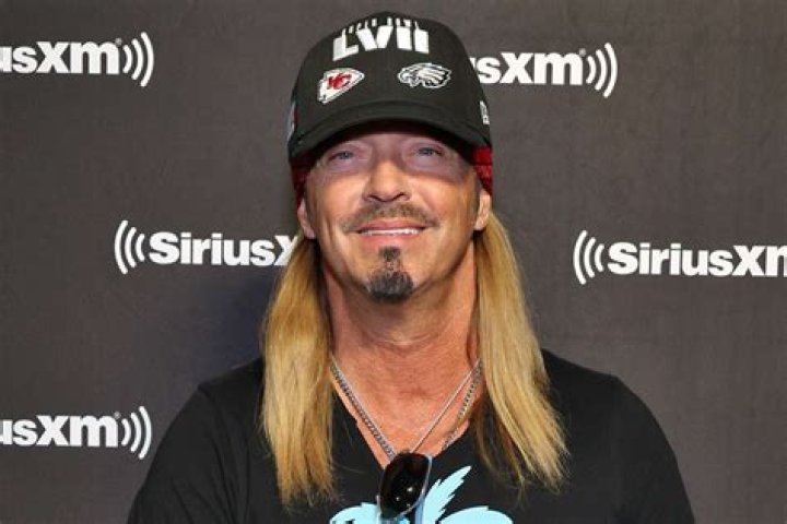 Bret Michaels finally reveals how he folds his bandanas