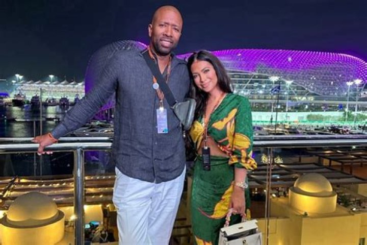 Brian Urlacher Exwife Who Is Laurie Urlacher? Alabi GH