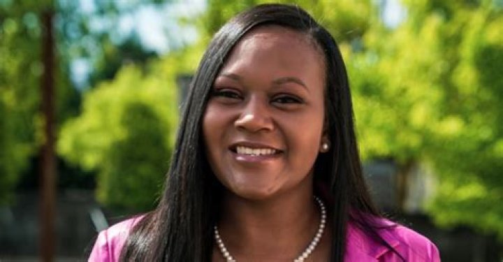 Briana Holmes From Love Is Blind Quits Former Contestants