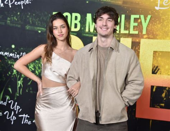 Bryce Hall Wiki, Age, Girlfriend, Net Worth, Family, Height, Mom