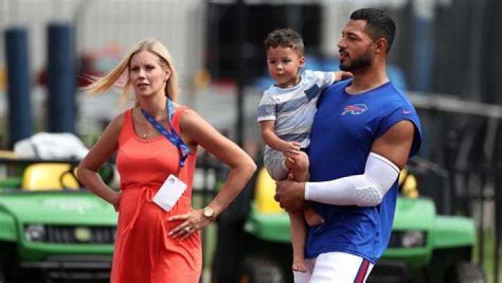 Buffalo Bills embrace Logan Thomas and his family after tragedy