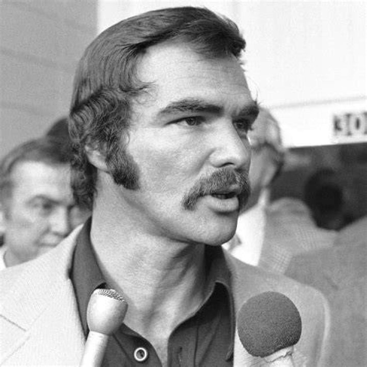 Burt Reynolds' exwife Loni Anderson and son honor actor with 'intimate