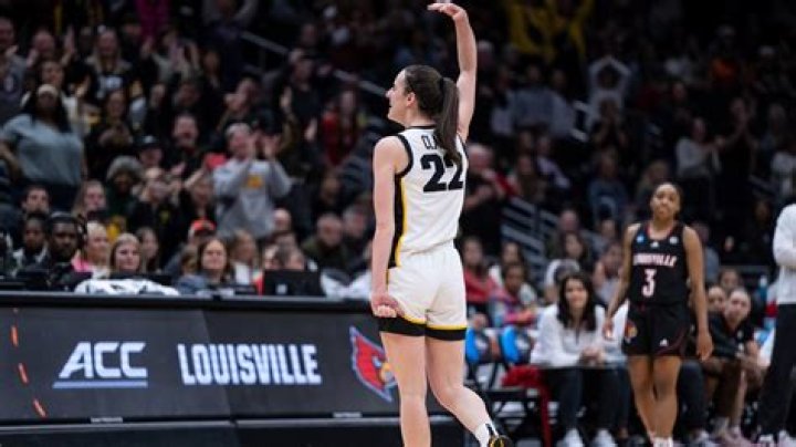 Caitlin Clark Crowned 2023 Naismith Women’s Player of the Year